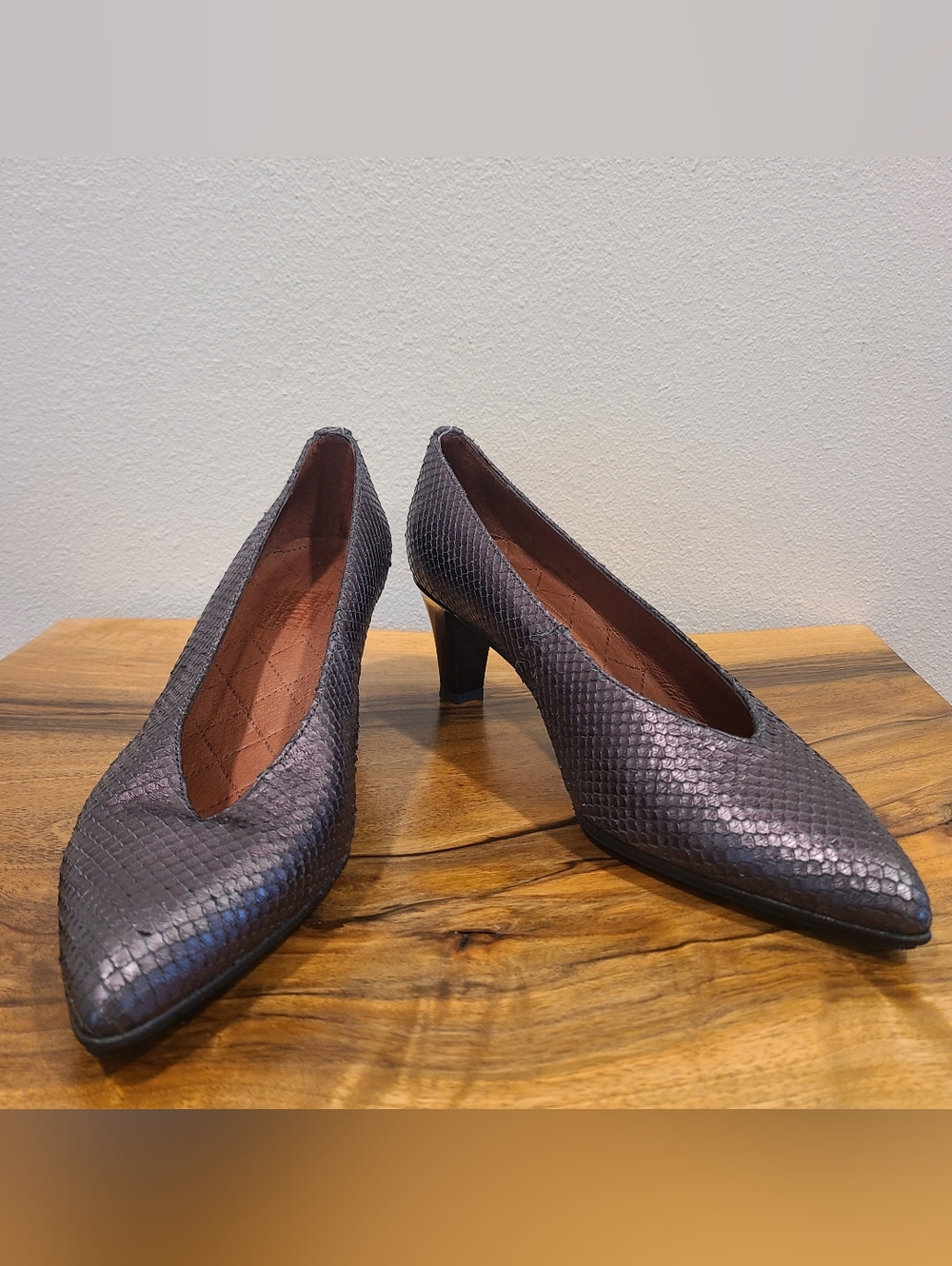 Hispanitas Cerys Pewter Snake Print Pumps